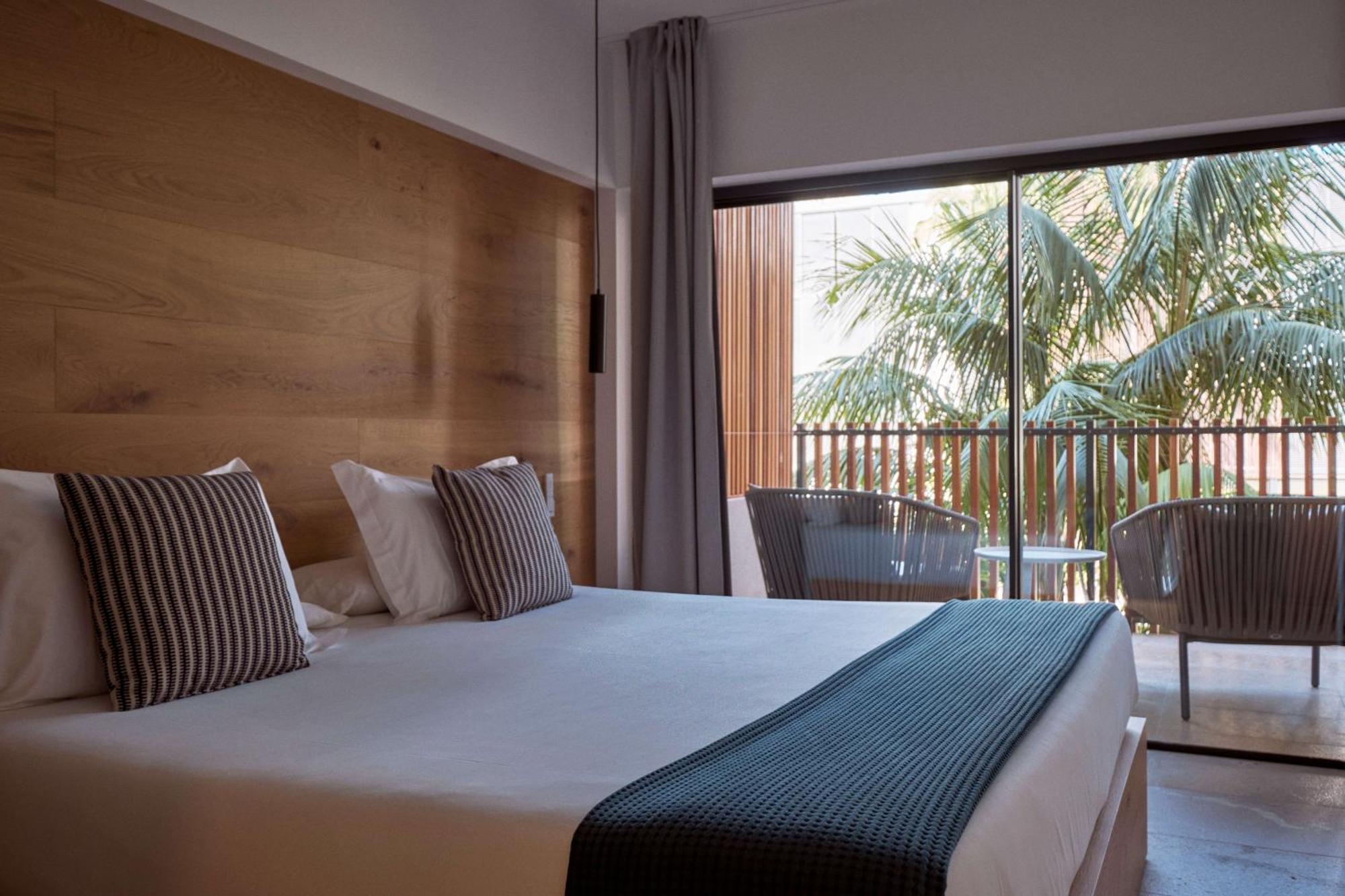 Las Gaviotas Suites Hotel & Spa Плая де Муро Екстериор снимка