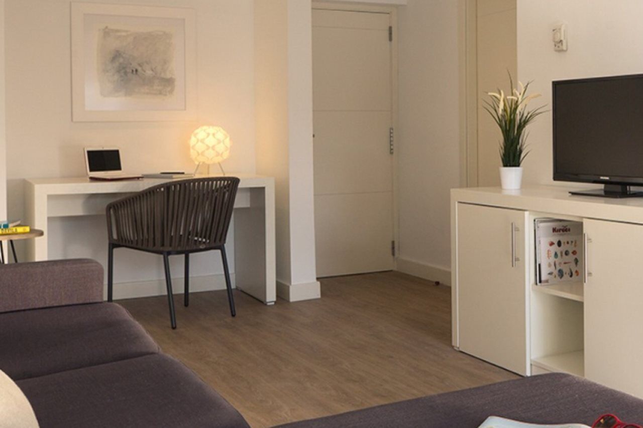 Las Gaviotas Suites Hotel & Spa Плая де Муро Екстериор снимка